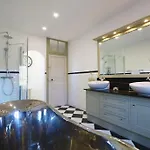 Splendid Mansion In With Heated Pool And Tennis Court