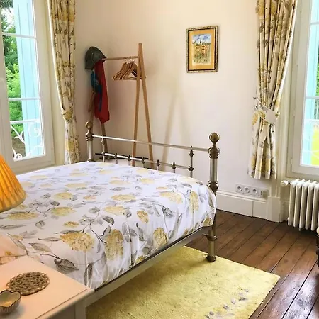 Splendid Mansion In With Heated Pool And Tennis Court