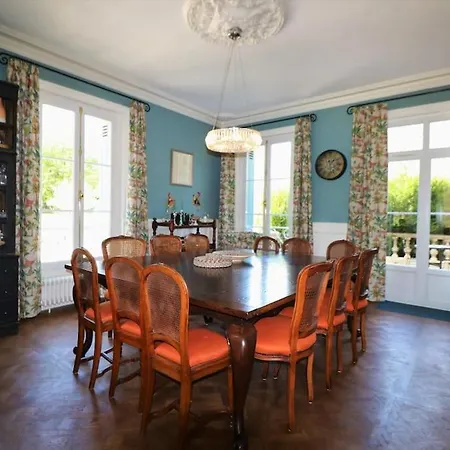 Splendid Mansion In With Heated Pool And Tennis Court Villa