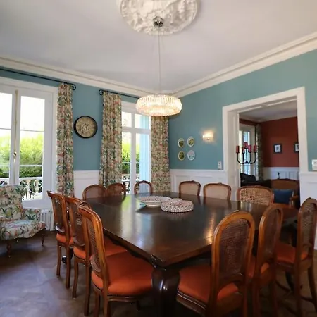 Splendid Mansion In With Heated Pool And Tennis Court