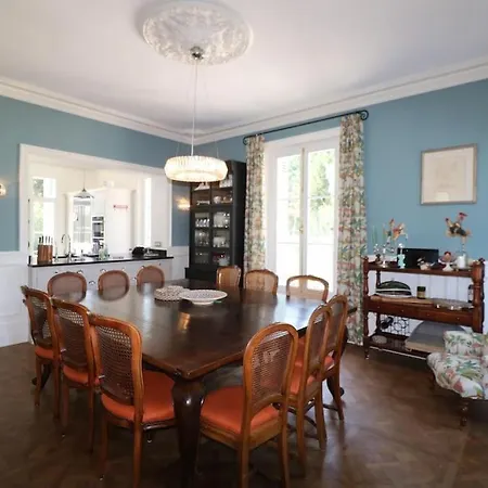 Villa Splendid Mansion In With Heated Pool And Tennis Court
