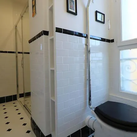 Splendid Mansion In With Heated Pool And Tennis Court