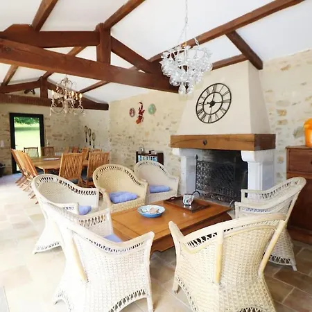 Splendid Mansion In With Heated Pool And Tennis Court Villa