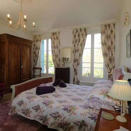 Splendid Mansion In With Heated Pool And Tennis Court