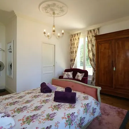 Splendid Mansion In With Heated Pool And Tennis Court Villa *