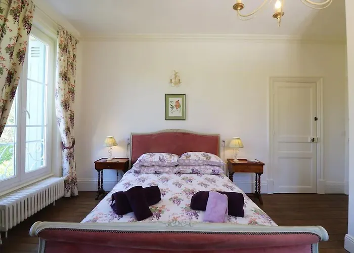 Splendid Mansion In With Heated Pool And Tennis Court